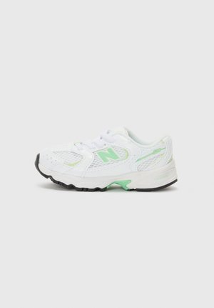 530 UNISEX - Sneaker low - white