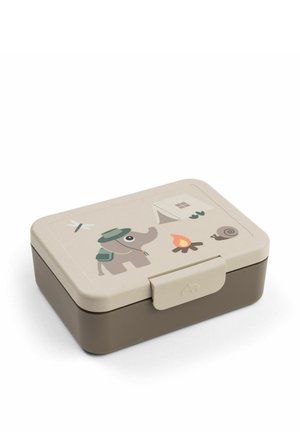 Beige og brun madkasse med camping-tema illustrationer, herunder en elefant med hat, telt, lejrild, guldsmed og snegl.