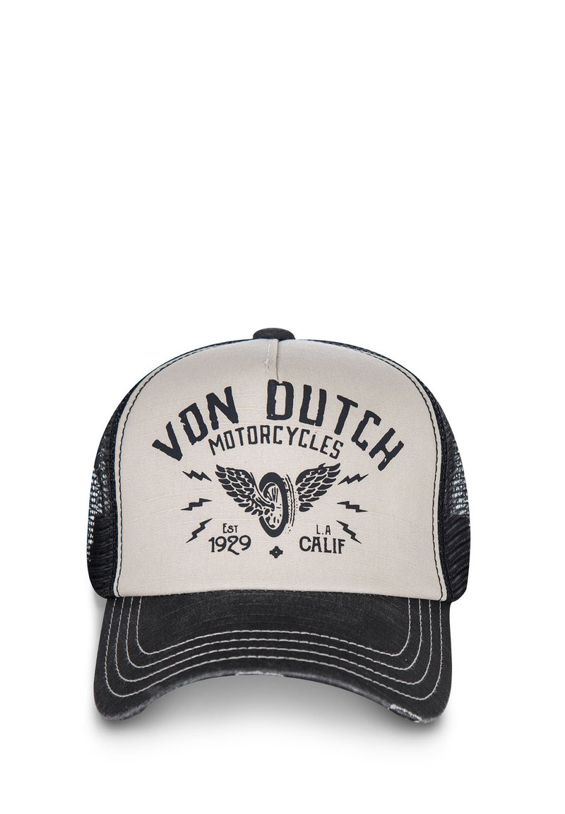Trekkeru cepure ar bēšas krāsas priekšpusi, melniem sietiem sānos un izliekto vizieri. Priekšpusē ir uzraksts "Von Dutch Motorcycles" ar grafiskajiem elementiem un logo.