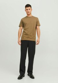 Jack & Jones JJE TEE  O-NECK  - Basic T-shirt - otter