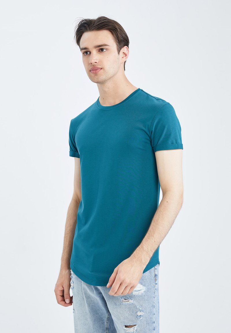 DeFacto T-Shirt Uomo Basic Classica – Cotone Di Qualità, Vestibilità Perfetta, Colore Verde, Taglia M