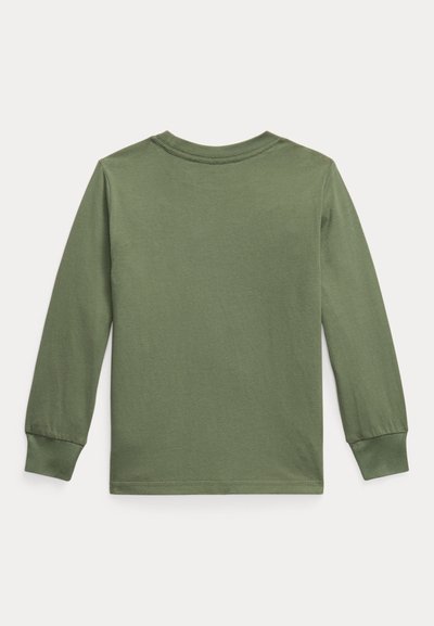 Hosszú ujjú, olajzöld pamut ing, kerek nyakkal, egyszerű varrásokkal és szűk mandzsettával. Simább textúra, minta és grafika nélkül.