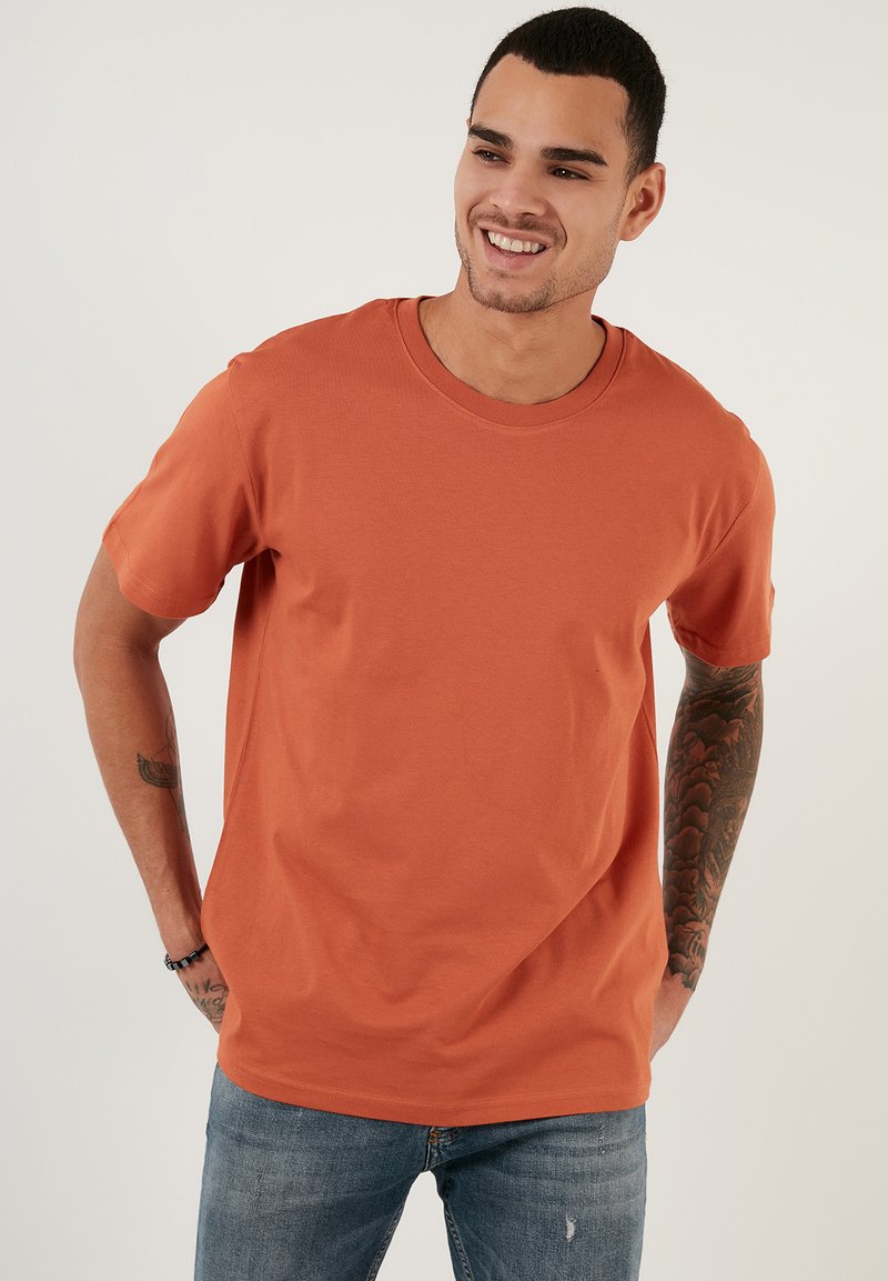 Buratti REGULAR FIT - Tricou basic - cinnamon