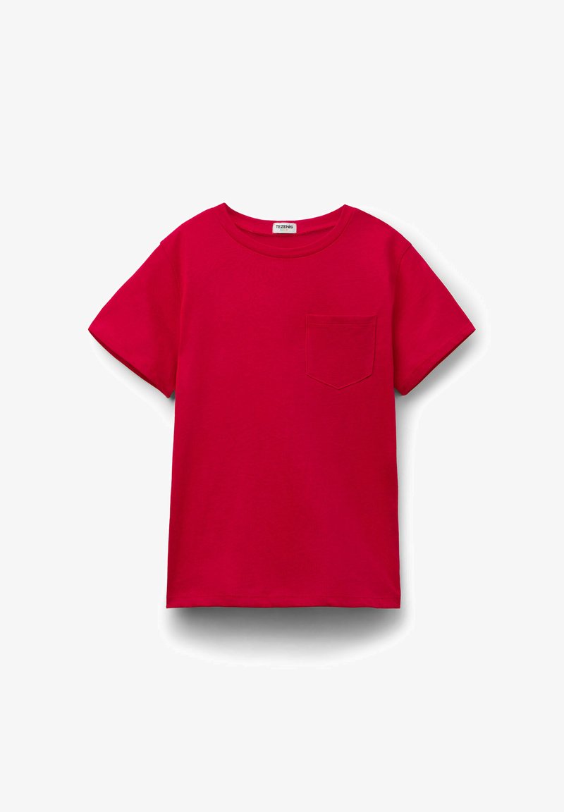 T-shirt rouge à manches courtes avec col rond, petite poche poitrine et design uni, présenté sur un fond blanc.