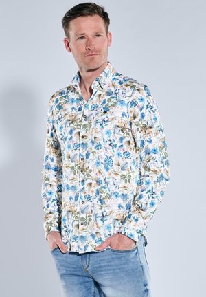 Weißes Langarmhemd mit einem bunten Blumenmuster in Blau- und Grüntönen; ausgestattet mit einer Knopfleiste und einem klassischen Kragen.