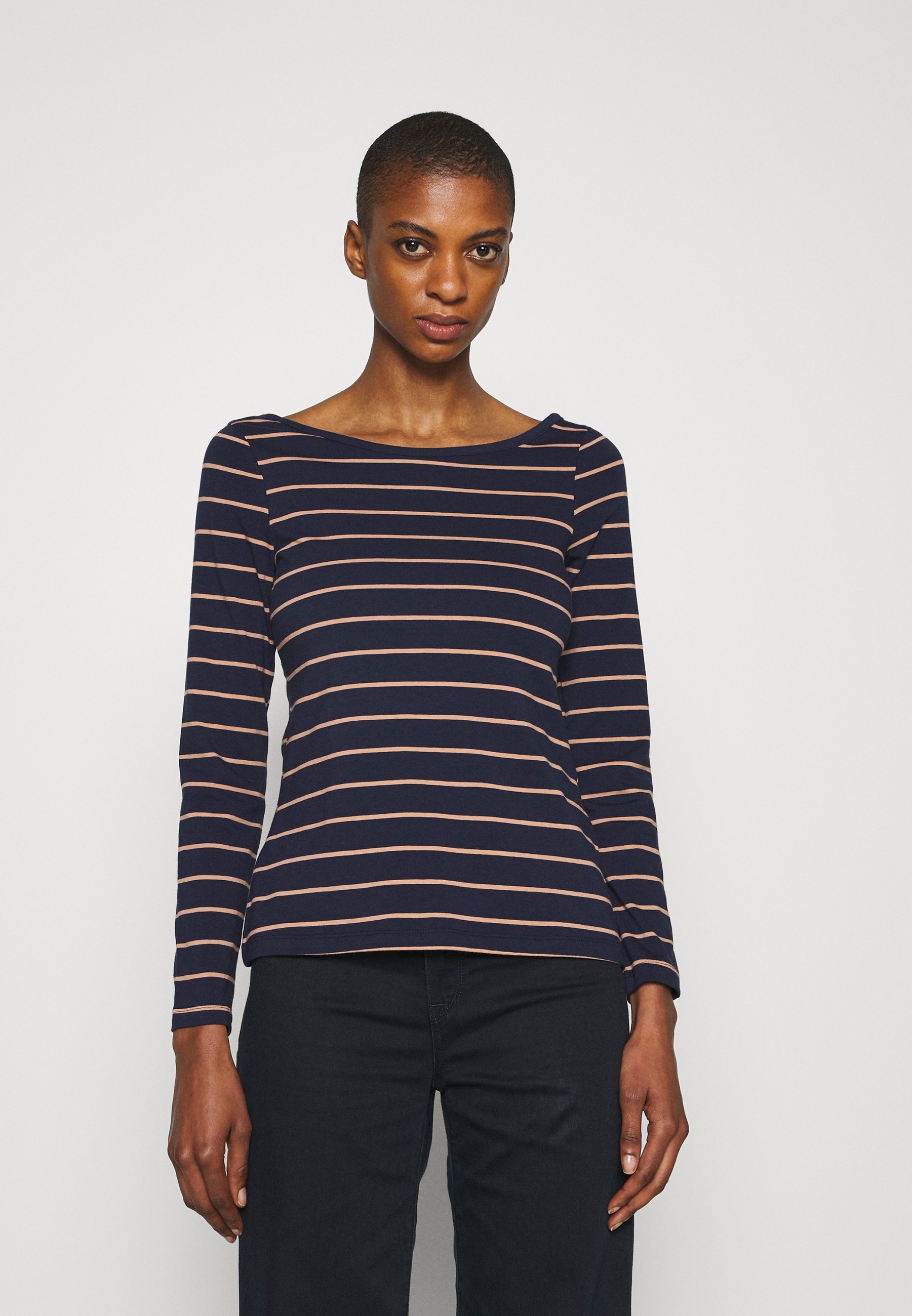 Lot De 4 T-shirts Manches Longues THE SET - Coupe Droite - Lavable Machine - Essentiels Faciles à Porter