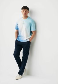 Next REGULAR FIT - Marškinėliai su spaudiniu - blue diagonal