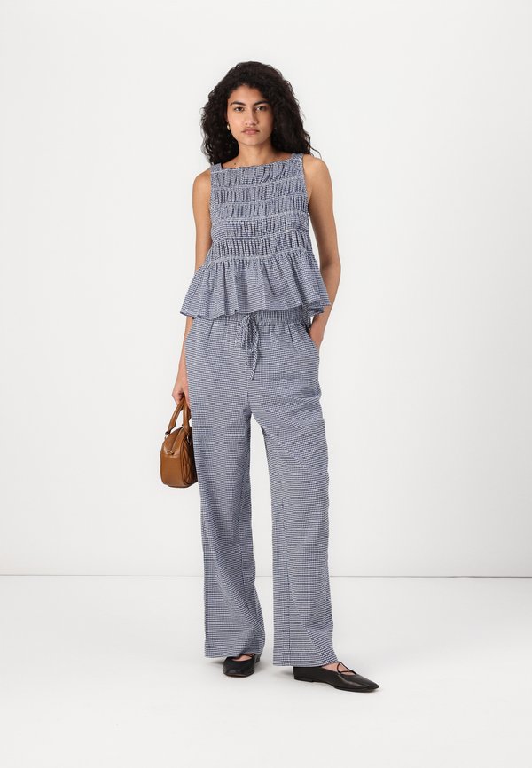 ROBERTA SQUARE NECK - Top4