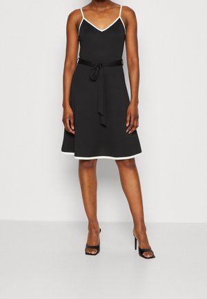 Sukienka z dżerseju