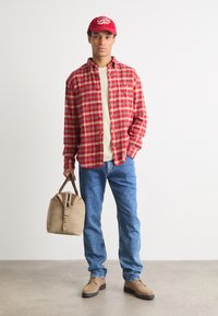 GANT CHECK SHIRT - Skjorter - ruby red