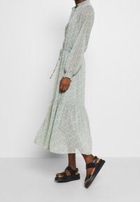 mbyM Freizeitkleid - green