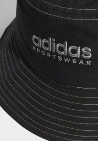 adidas Sportswear CLASSIC BUCKET - Cappello - black white grey three