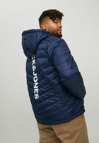 Jack & Jones JJEHERO PUFFER HOOD - Vinterjakker - navy blazer