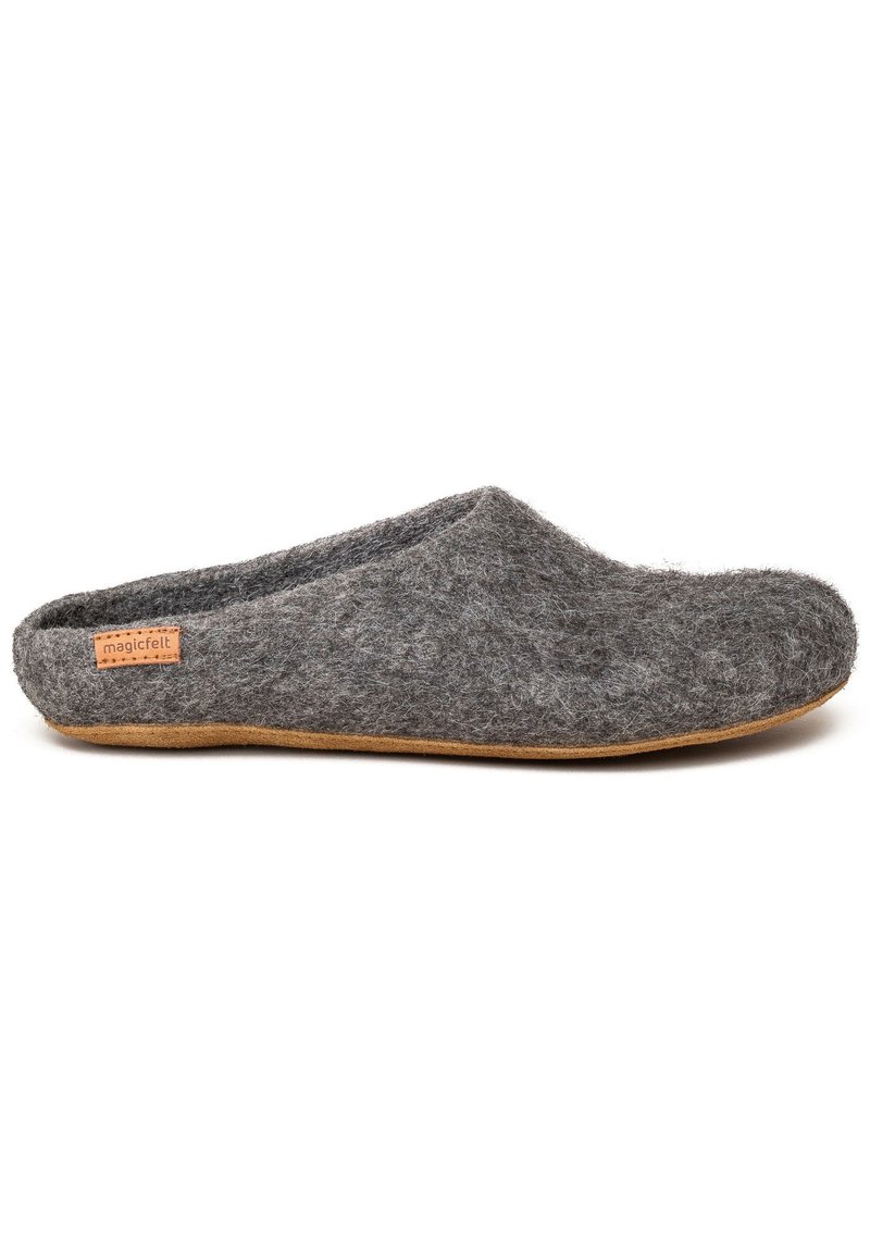 Gray felt slipper with a soft texture, rounded toe, and a cushioned tan sole. Features a small label on the side with "magicfelt."