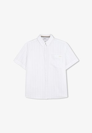 Kurzärmliges weißes Hemd aus strukturiertem Stoff mit vertikalen Streifen, Button-Down-Kragen und einer einzelnen Brusttasche mit Logo-Akzent.