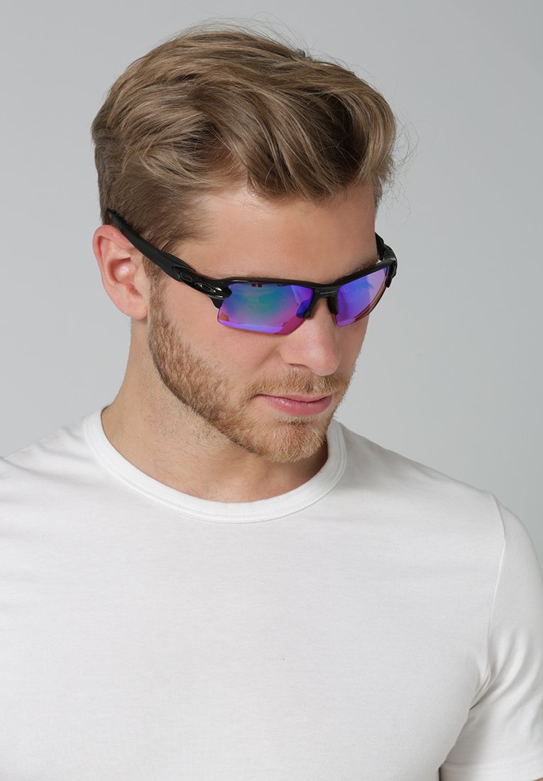 oakley sunglasses sold near me