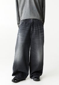 PULL&BEAR MEGA BAGGY - Jeans relaxed fit - black