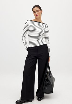 Pikkade varrukatega topp - black stripe