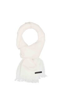 Witte sjaal van zacht stof, met rafelige randen en een klein zwart logo label. Ontworpen in een lusvormige, lichte stijl.