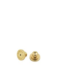 Örhänge i mässing med studs som har en cirkulär platt bas och en rund topp, båda med en polerad yta och graverat varumärke.