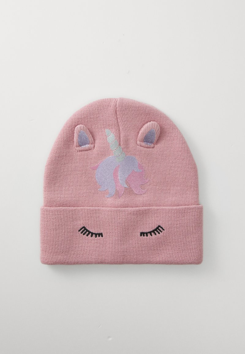 Chapeau en tricot rose avec une corne de licorne et des oreilles, motif de crinière violette et yeux fermés brodés sur le bord replié.
