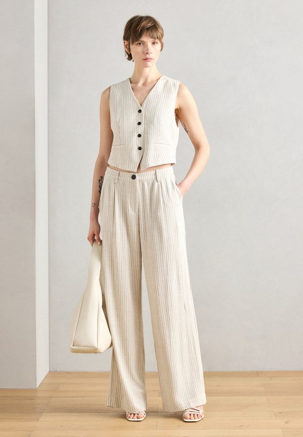 VEST - Waistcoat - creme2