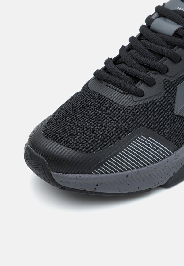 REACH TR CORE 2.0 - Training shoe3