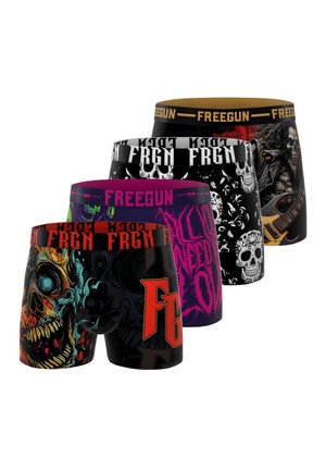Quatre paires de boxers pour homme avec des motifs colorés de crânes et gothiques, chacun avec une taille marquée portant le texte « FREEGUN » ou « FRGN ».