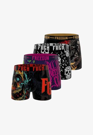 Quatre paires de boxers pour homme avec des motifs colorés de crânes et gothiques, chacun avec une taille marquée portant le texte « FREEGUN » ou « FRGN ».