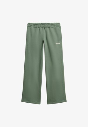 Pantaloni tuta verdi a gamba larga con vita elasticizzata e logo 'Synergy' ricamato in bianco. Realizzati in un morbido tessuto testurizzato.