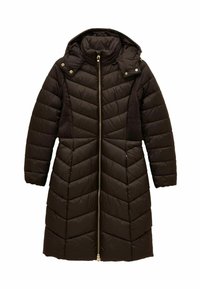 Dlhý čierny pufový kabát s kapucňou, so zipsovým uzáverom a dizajnom v tvare chevron. Textúrované bočné panely pridávajú detail k celkovej štruktúre.