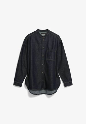 Donkerblauw denimshirt met een mandariijnkraag, lange mouwen, knoopsluiting aan de voorkant, één borstzak en een afgeronde zoom.