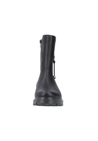Stivaletto in pelle nero con chiusura a zip laterale, punta arrotondata, suola texturizzata e dettagli di cucitura minimi.