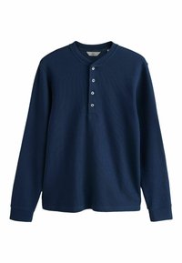 Cămiză henley cu mânecă lungă de culoare albastru marin, cu patru nasturi și textură ribbed, având guler rotund și manșete.