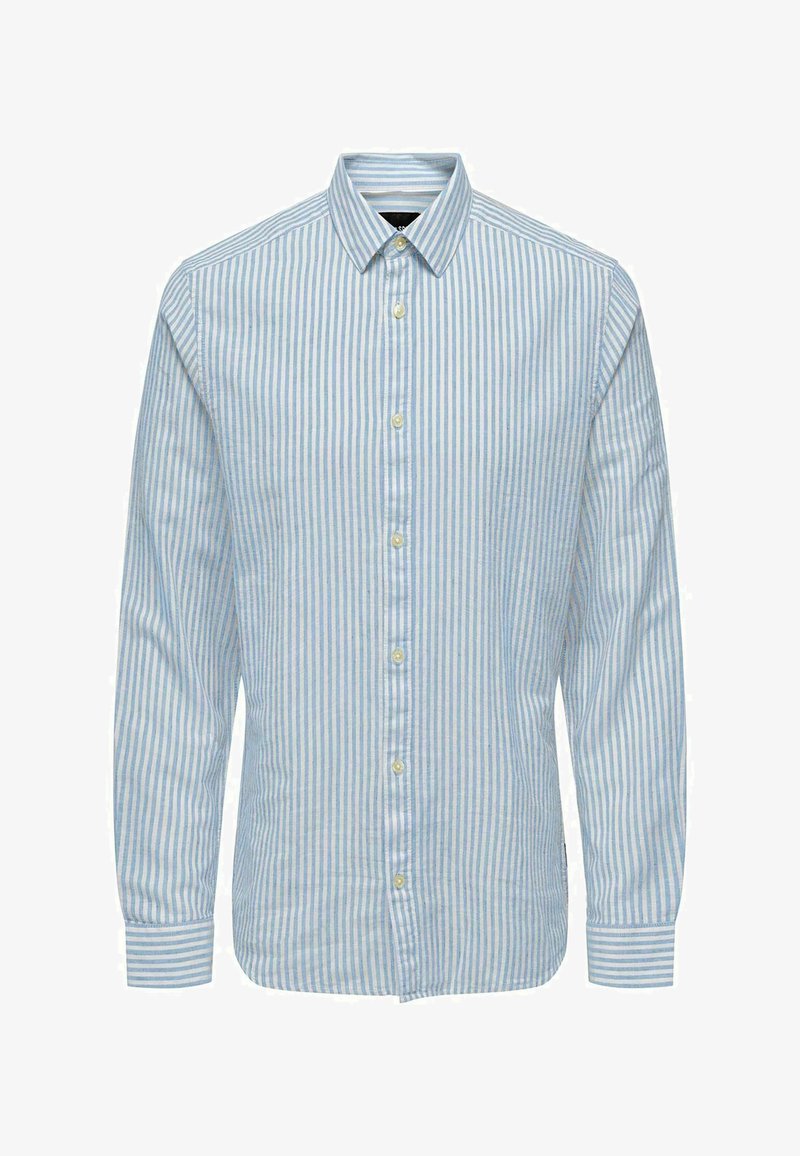 Camisa de botones a rayas azul claro y blanca, con cuello puntiagudo, mangas largas y botones de perla, hecha de una suave tela de algodón.