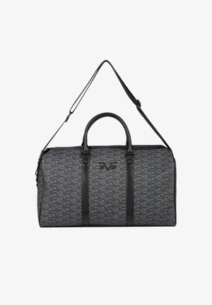 Schwarze Reisetasche mit einem geometrischen grauen Muster, robusten Griffen und einem abnehmbaren Schultergurt für Vielseitigkeit und Komfort.