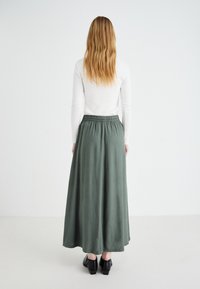Thumbnail Image 4