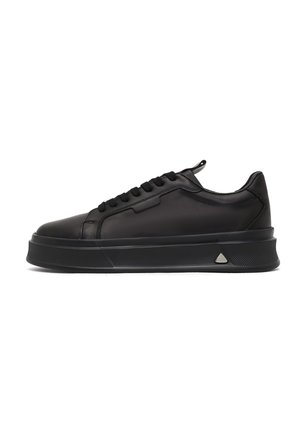 SNEAKERS - Zapatillas - black