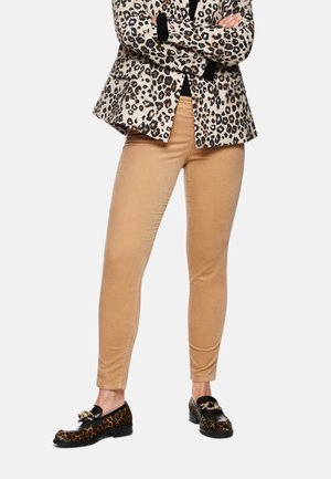 SILVI - Jeans Slim Fit - warm sand