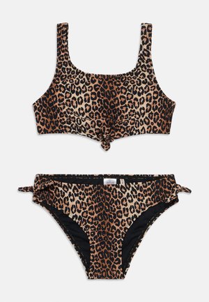 Leopardenmuster-Bikini-Set mit einem Top mit viereckigem Ausschnitt und einem Knoten-Detail auf der Vorderseite sowie verstellbaren seitlichen Bindebändern. Hergestellt aus weichem, dehnbarem Stoff.