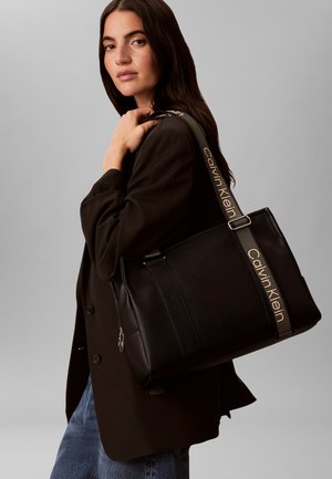 Calvin Klein, WEBBING STRAP - Τσάντα Tote - black