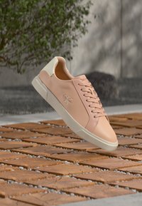 Δεν επιλέχθηκε, spanish villa/marshmallow/dark ecru