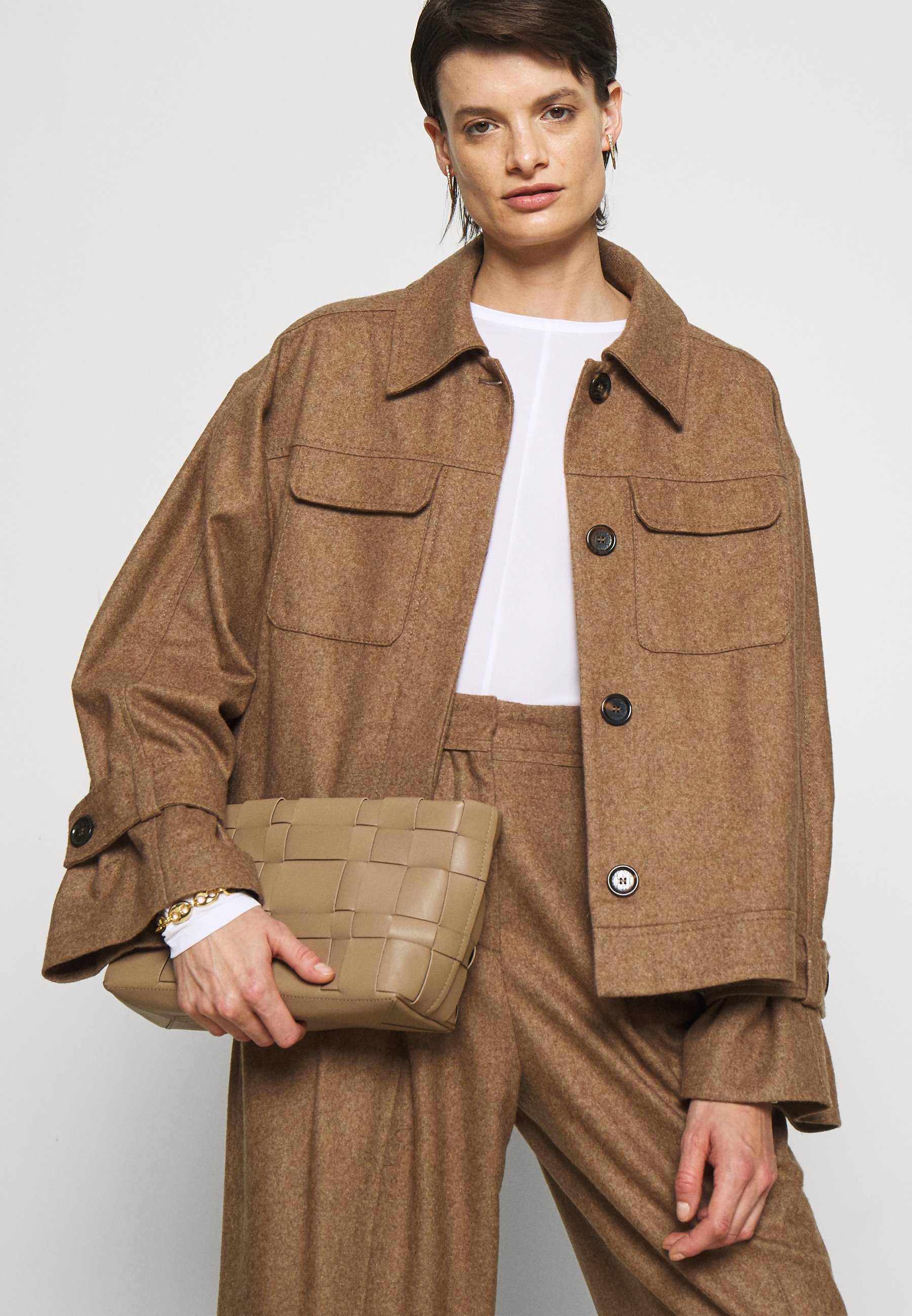 House of Dagmar CORDELIA - Korte jassen - nocciola/beige - Zalando.nl