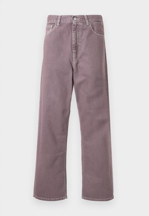 Wijdvallende broek in een gedempte lavendelkleur, gemaakt van denim. Bevat vijf zakken, een knoopsluiting en subtiele stikselaccenten.