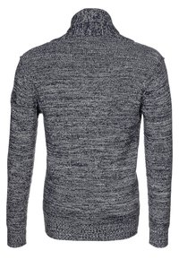 Pull en maille bleu marine avec un col montant, présentant un motif texturé et des poignets et un ourlet côtelés. La vue arrière montre une finition lisse.