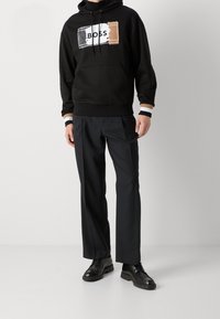 BOSS Felpa con cappuccio - black