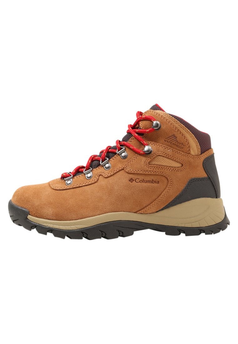 Columbia - NEWTON RIDGE PLUS WATERPROOF AMPED - Vaelluskengät - elk/mountain red, Suurenna