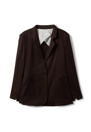 Blazer marron foncé à bouton unique avec col à revers cranté et deux poches avant, montrant une doublure rayée claire à l'intérieur du col.