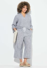 Ulla Popken COASTAL STRIPE ELASTIC CULOTTES - Kalhoty - marine