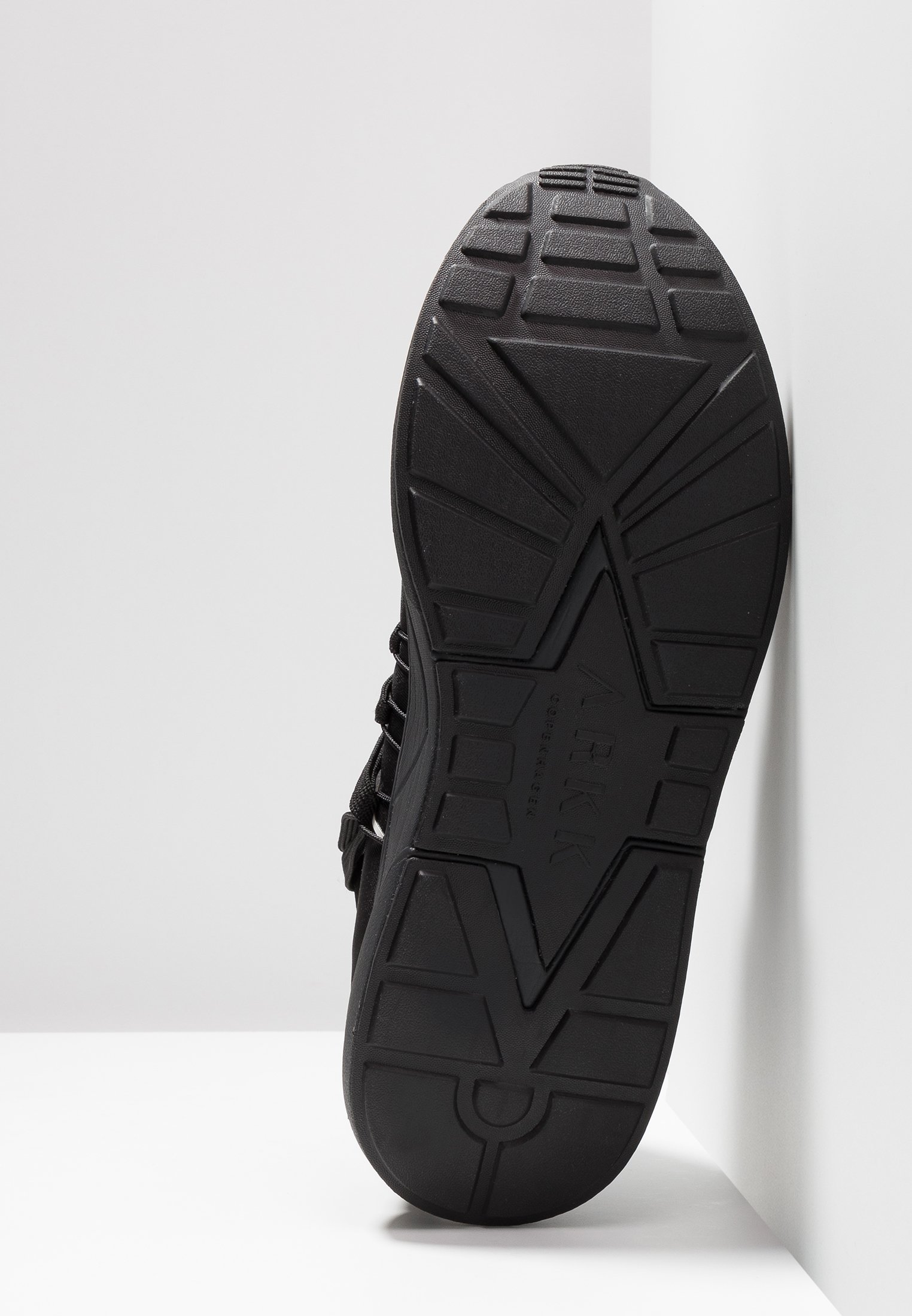 ARKK Copenhagen RAVEN Joggesko all blackwhitesvart ARKK Copenhagen RAVEN Joggesko all blackwhitesvart